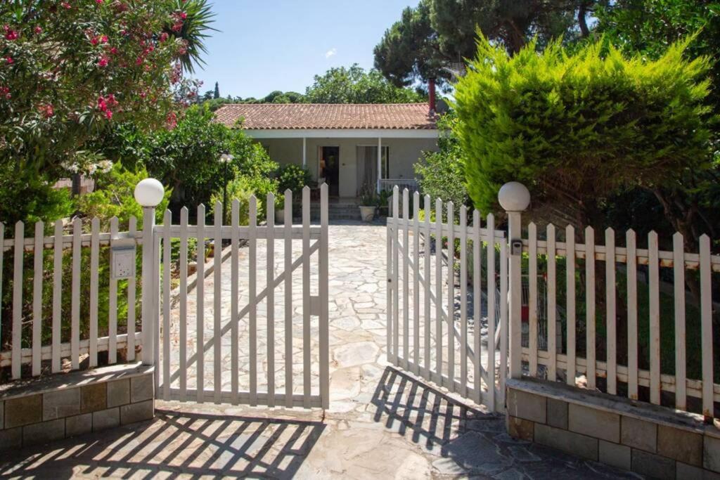 Koko'S Summer House Néa Mákri Екстериор снимка