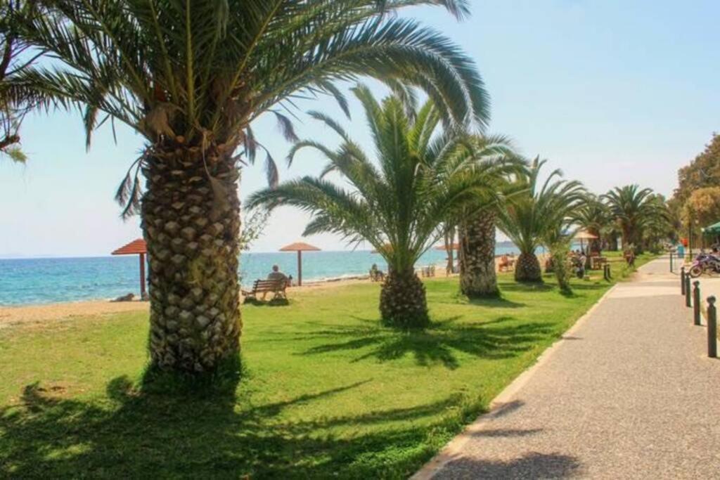 Koko'S Summer House Néa Mákri Екстериор снимка