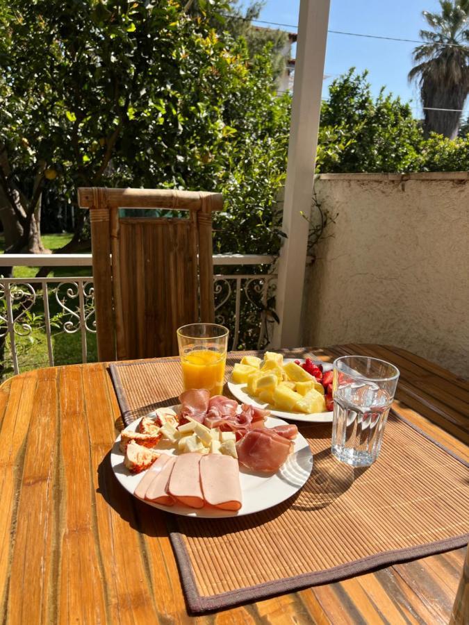 Koko'S Summer House Néa Mákri Екстериор снимка